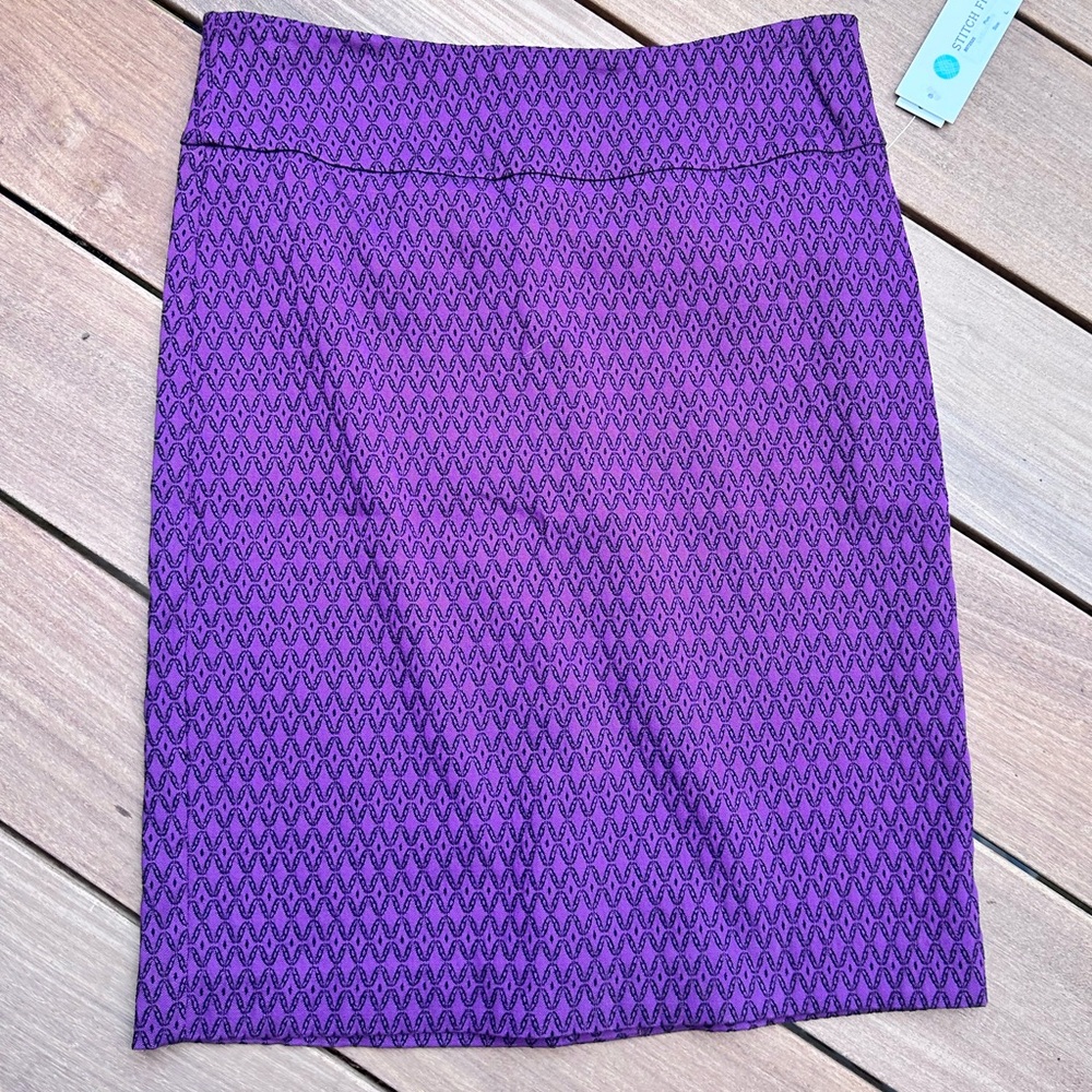 Margaret M purple knee length skirt NWT size Large